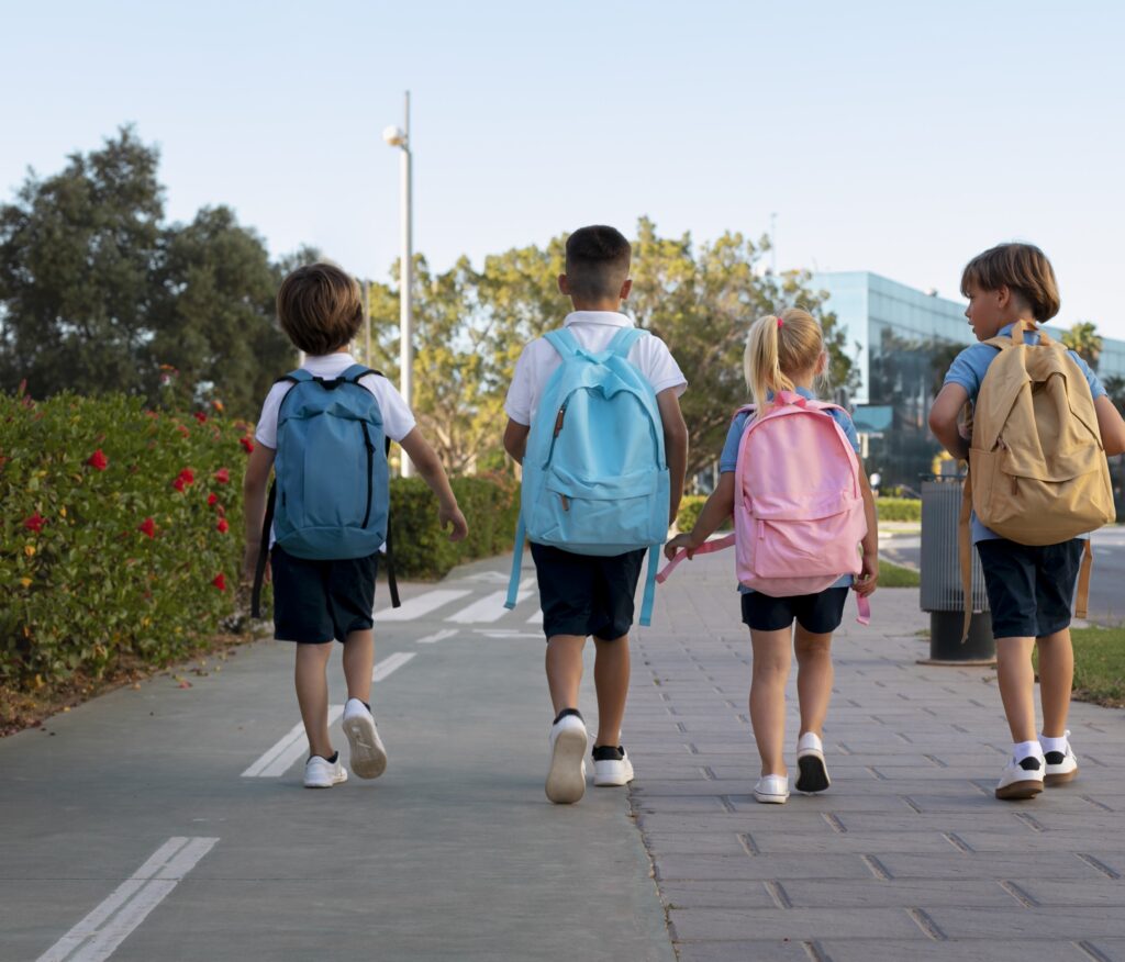 I Bambini Tornano Scuola Insieme
